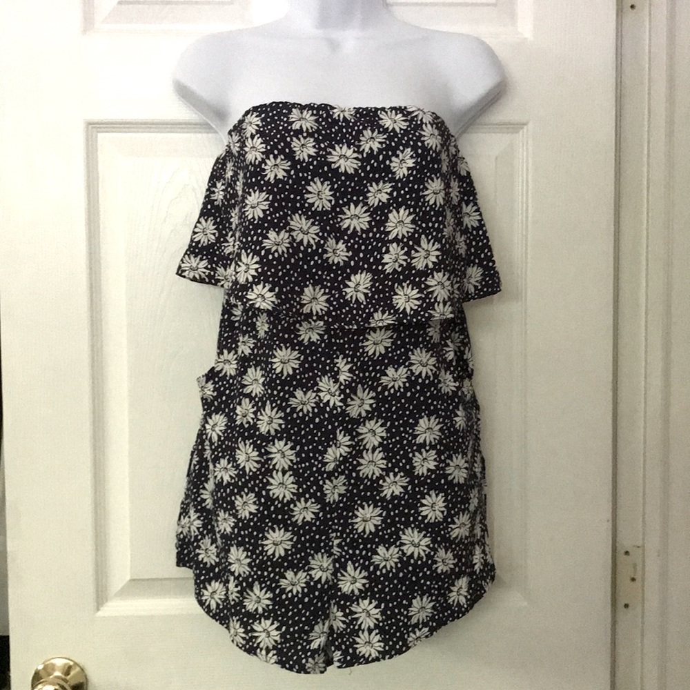 Sleeveless Romper- Navy Blue with white Daisies